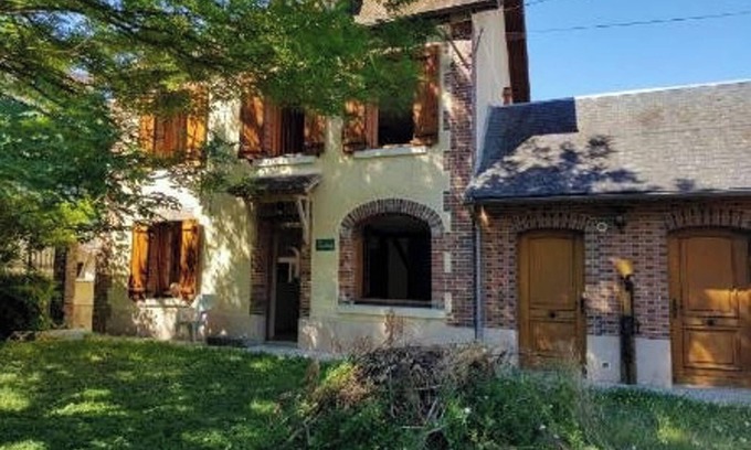 Cezy Maison | Homerez - Maison exceptionnelle pour 6 pers. avec jardin et terrasse à Cézy