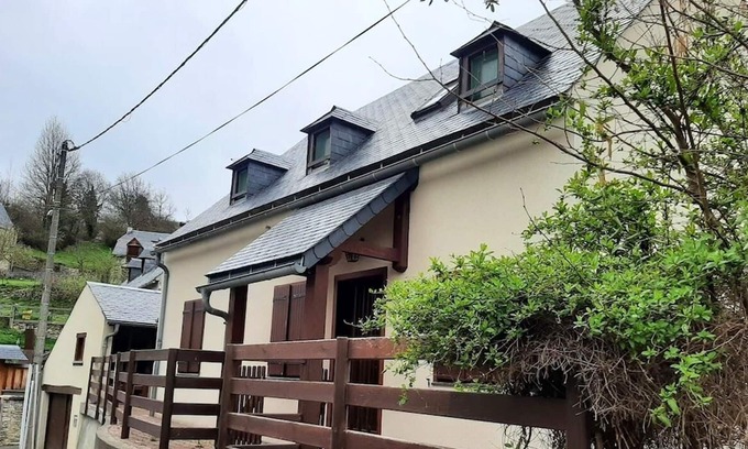 Jezeau Maison | Homerez - Superbe maison pour 6 pers. avec terrasse à Jézeau
