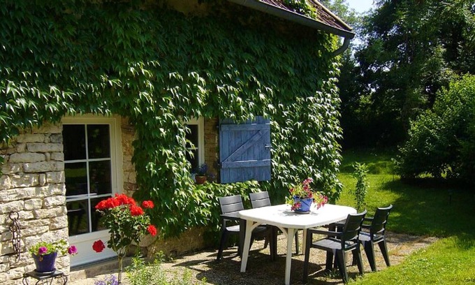 Plumont Appartement | Homerez - Superbe studio pour 4 pers. avec jardin et terrasse à Plumont