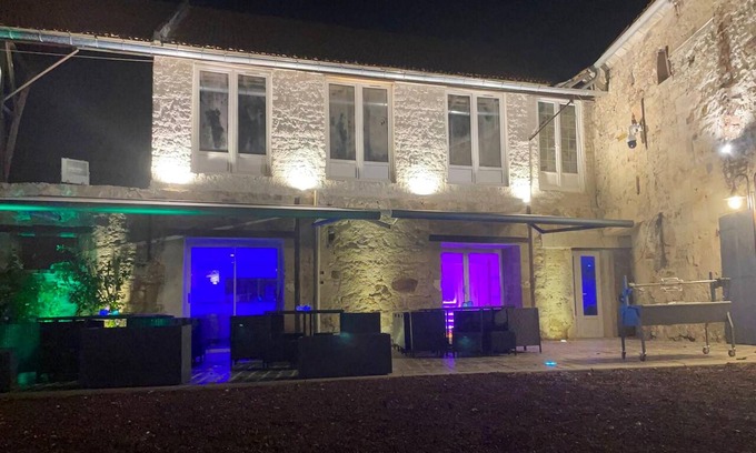 Branges Maison | Homerez - Big house for 23 ppl. with garden and terrace at Arcy-Sainte-Restitue