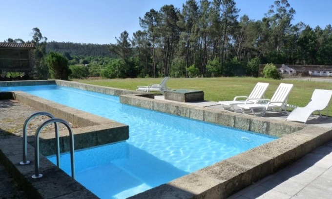 Sao Pedro do Sul Chalet De Ski | Homerez - Maison pour 8 pers. avec piscine partagée et balcon à São Pedro do Sul
