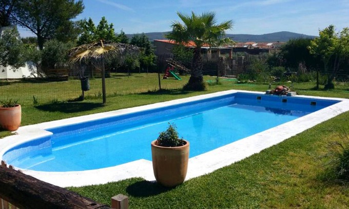 Mirandilla Villa | Homerez - Villa pour 12 pers. avec piscine, jacuzzi et terrasse à Mirandilla
