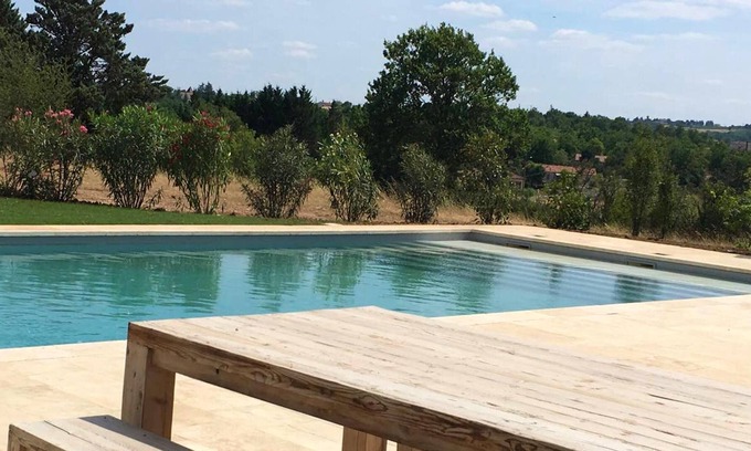 Cahors Villa | Homerez - Grande villa pour 12 pers. avec piscine et terrasse à Cahors