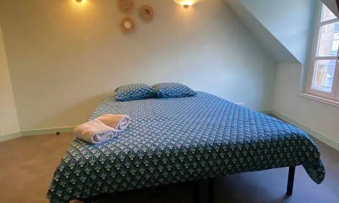 Cherbourg-en-Cotentin Appartement | Homerez - Studio charmant à Cherbourg-en-Cotentin - 20m² - Parking