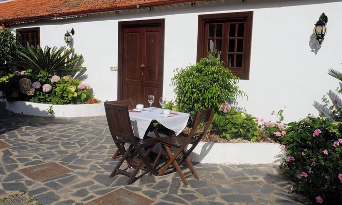 Los Silos Appartement | Homerez - Charming Apartment in Los Silos