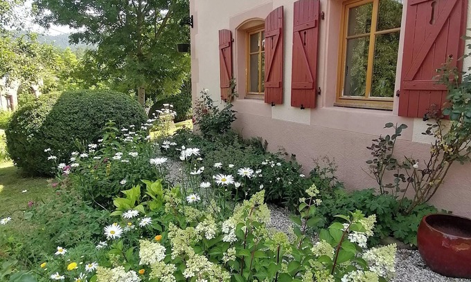 Taintrux Maison | Homerez - Charming house in Taintrux village with garden