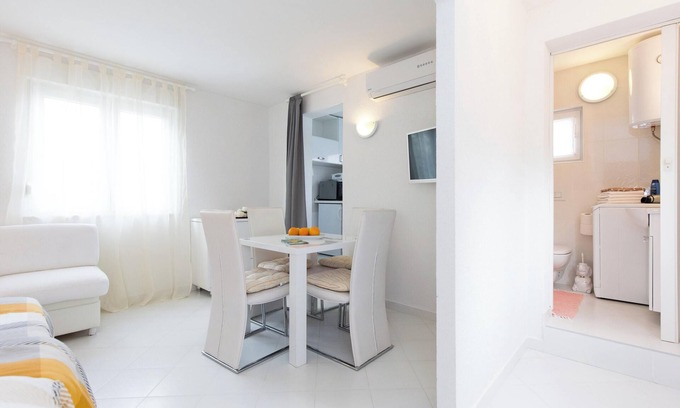 Skrbcici Maison | Homerez - Maison de charme à Skrpčići avec jardin clôturé