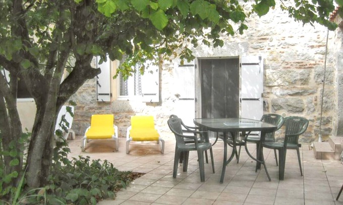 Cajarc Maison | Homerez - Charming House in Cajarc with Garden