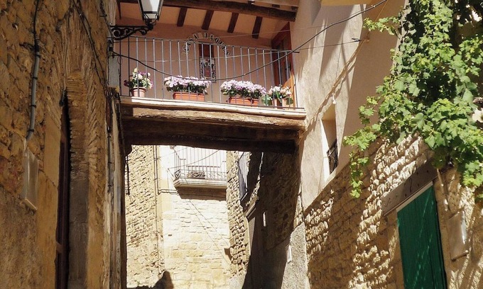 Ores Maison | Homerez - Maison charmante à Orés avec piscine partagée