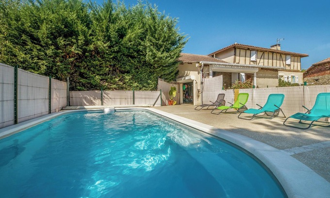 Courrensan Villa | Homerez - Villa charmante en pleine campagne de Courrensan avec piscine privée