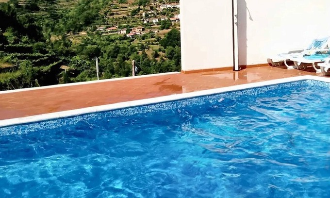 Castro Daire Villa | Homerez - Charmante villa à Vila Seca avec piscine privée
