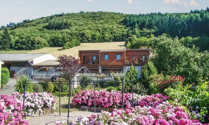 Fayet Appartement | Homerez - Appartement cosy à Fayet avec vue, 55m²