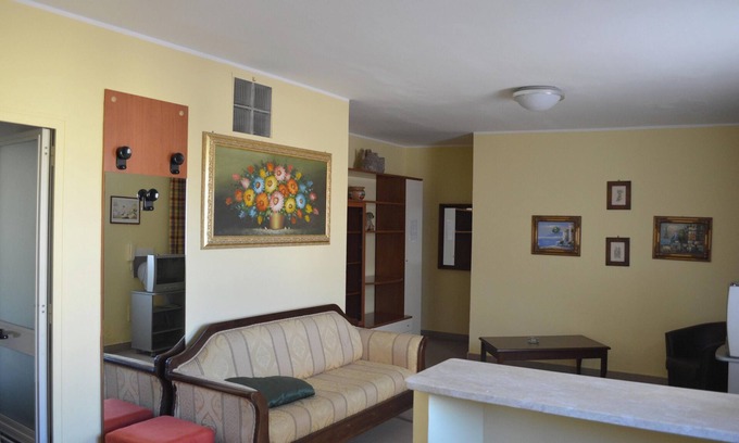 Reggio Calabria Appartement | Homerez - Cosy Flat Reggio Calabria