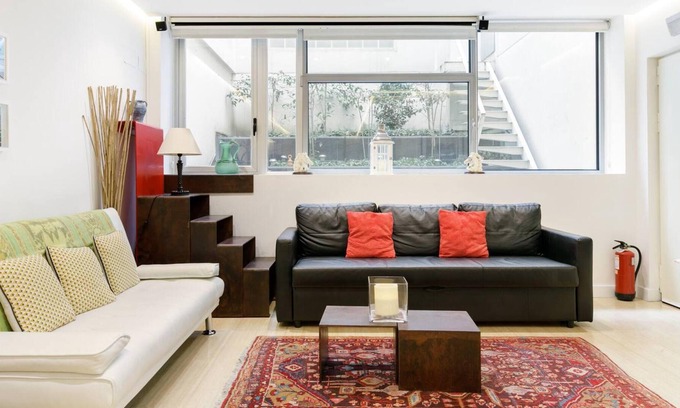 Palos de la Frontera Appartement | Homerez - Appartement pour 4 pers. avec piscine partagée et jardin à Madrid