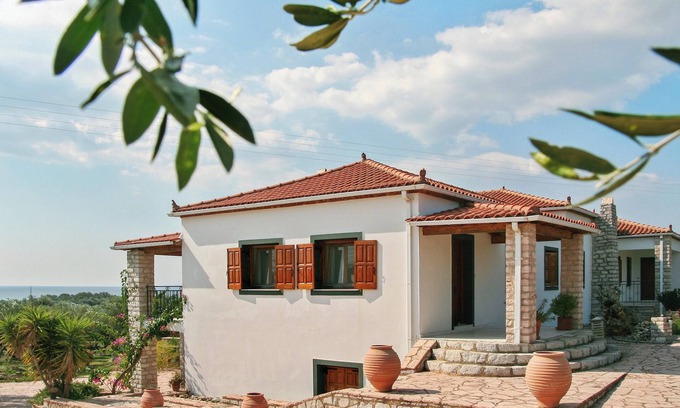 Skafidia Appartement | Homerez - Appartement élégant à Agios Ilias, vue mer