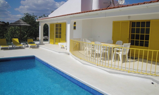 Albufeira Villa | Homerez - Villa élégante à Tunes avec piscine privée
