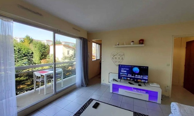 Les Pavillons-sous-Bois Appartement | Homerez - Appart' Pavillons-sous-Bois