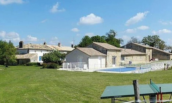 Saint-Vincent-la-Chatre Maison | Homerez - House in Saint-Vincent-la-Châtre