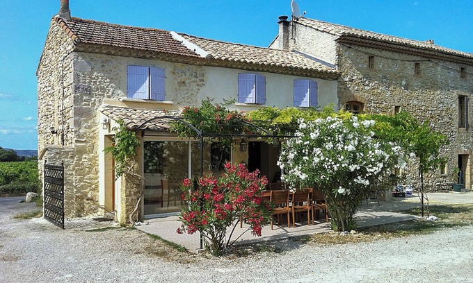 Saint-Victor-la-Coste Maison | Homerez - Maison à Saint-Victor-la-Coste