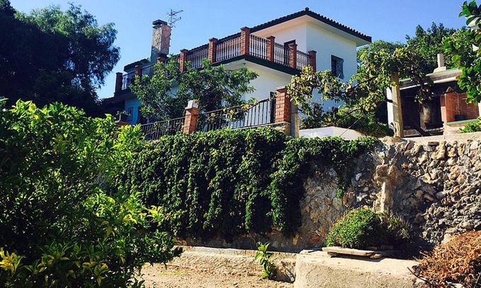 Tortosa Maison | Homerez - House for 16 ppl. with swimming-pool, garden and terrace at Tortosa