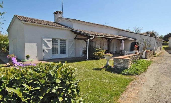 Lannes Maison | Homerez - Maison à Lannes, terrasse and jardin