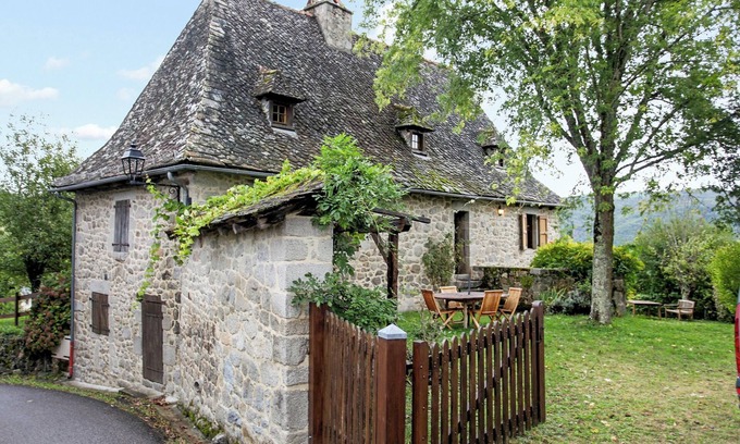 Senezergues Maison | Homerez - Maison à Senezergues