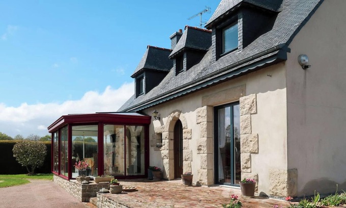 Pedernec Maison | Homerez - Maison Pédernec jardin