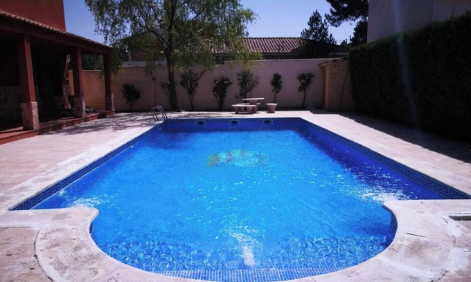 Arcas del Villar Villa | Homerez - Villa luxueuse à Arcas, piscine privée