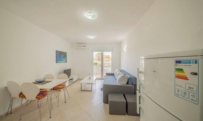 Vrsi Appartement | Homerez - Modern Apartment in Vrsi