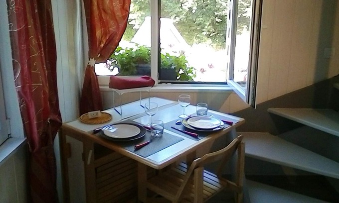 Les Authieux-Papion Appartement | Homerez - Nice appartement for 2 ppl. with terrace at Les Authieux Papion