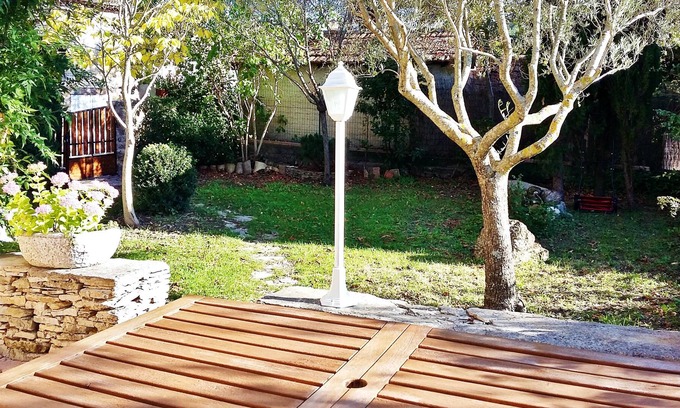 Revest-des-Brousses Maison | Homerez - Maison pour 4 pers. avec jardin et terrasse à Revest-des-Brousses