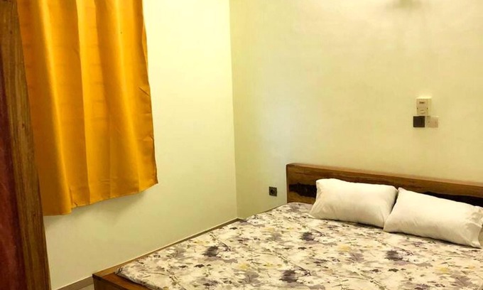 Porto-Novo Appartement | Homerez - Appartement pour 4 pers. avec piscine partagée et balcon à Porto-Novo