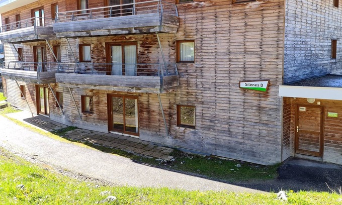 Chamrousse Appartement | Homerez - Appartement à 150 m des pistes pour 6 pers. avec terrasse à Chamrousse