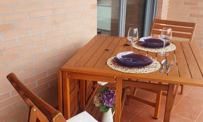 Ciruena Appartement | Homerez - Appartement pour 4 pers. avec piscine partagée et terrasse à Cirueña