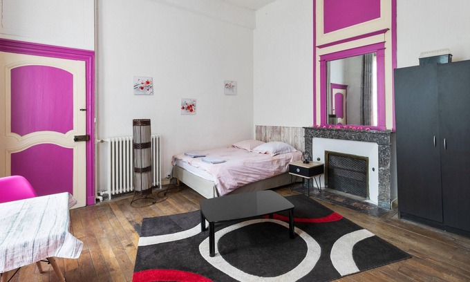 Sens Appartement | Homerez - Joli appartement pour 2 pers. avec jardin à Sens