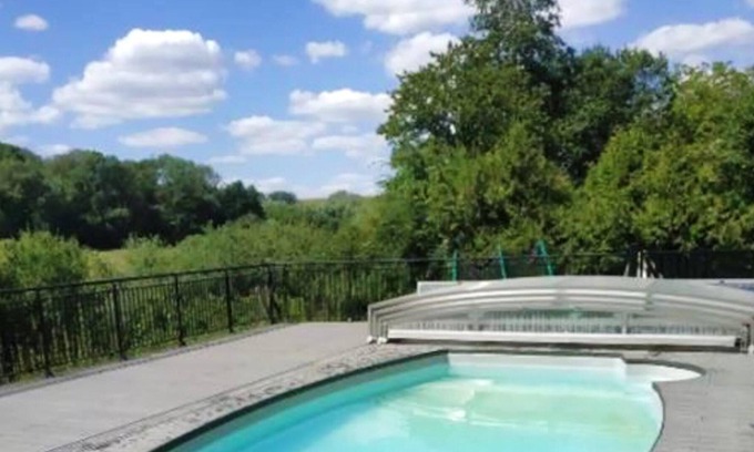 Louatre Chalet De Ski | Homerez - Chalet pour 4 pers. avec piscine partagée, sauna et jacuzzi à Louâtre
