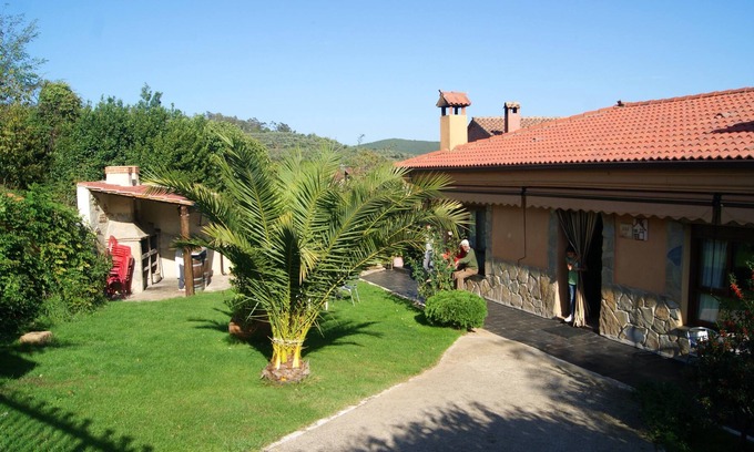 Sotoserrano Maison | Homerez - Jolie maison pour 6 pers. avec jardin et terrasse à Sotoserrano