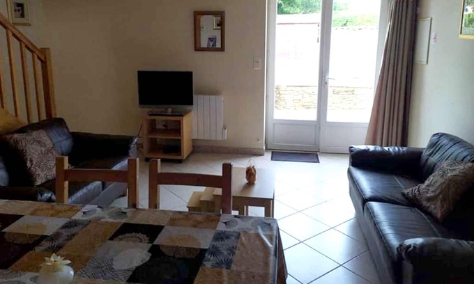 Rostrenen Maison | Homerez - Maison pour 5 pers. avec piscine partagée et terrasse à Rostrenen