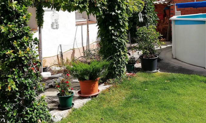 Chatun Maison | Homerez - Jolie maison pour 7 pers. avec piscine, jardin et terrasse à Chatún