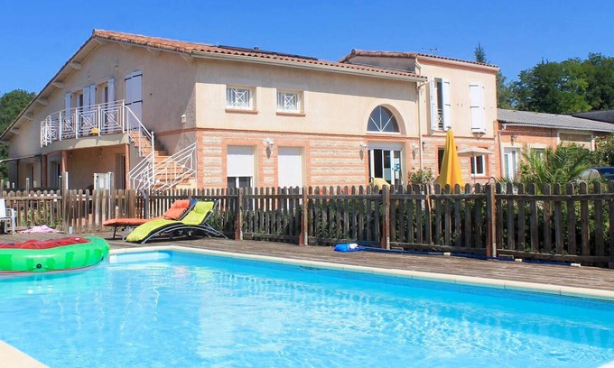 Latrape Maison | Homerez - Nice house for 5 ppl. with shared pool and terrace at Latrape