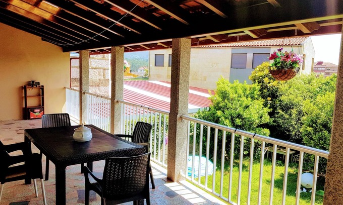 O Porrino Maison | Homerez - Superbe maison pour 6 pers. avec jardin, terrasse et balcon à Porriño