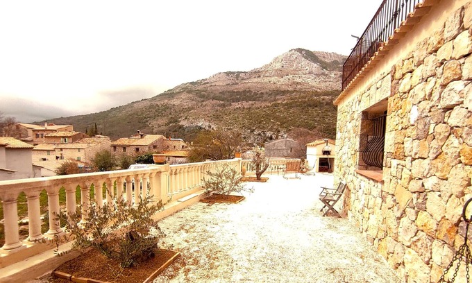 Escragnolles Appartement | Homerez - Spacious appartement for 6 ppl. with terrace at Escragnolles