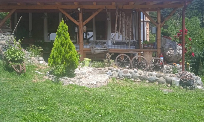 Vozuca Maison | Homerez - Maison spacieuse et charmante à Vozuća avec grand jardin