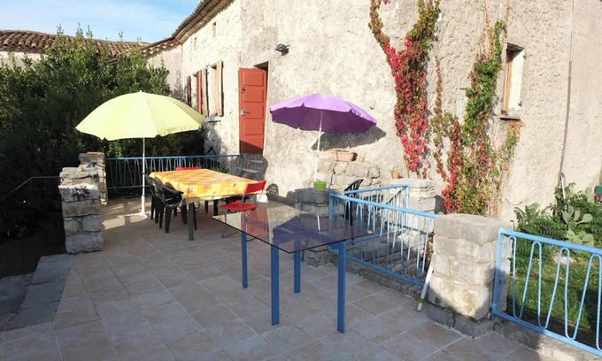 Brujas Maison | Homerez - Spacieuse maison familiale à Beaulieu - 250 m² avec vue montagne