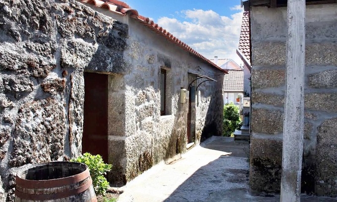 Viseu Maison | Homerez - Spacious Family House in Nogueira with Garden