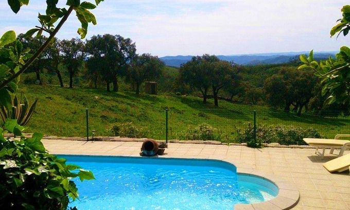 Sao Barnabe Maison | Homerez - Maison spacieuse pour 5 pers. avec piscine partagée à Almodovar