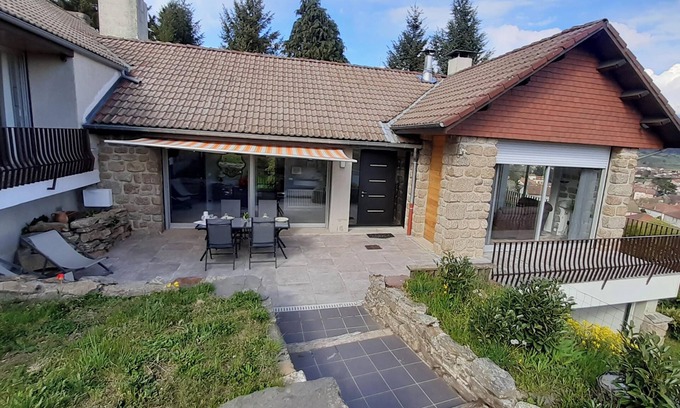 Langogne Maison | Homerez - Maison spacieuse à Langogne, jardin