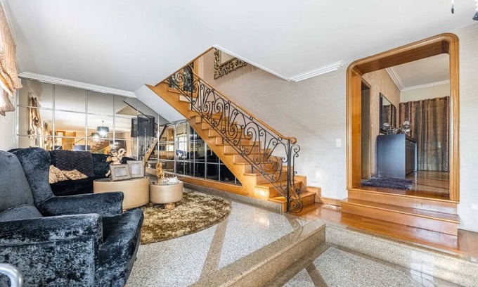 Paredes Maison | Homerez - Maison spacieuse avec piscine à Vandoma