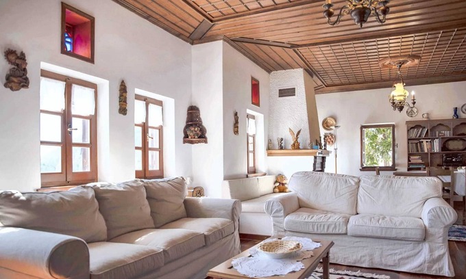 Makrynitsa Maison | Homerez - Spacious house with sea view in Volos