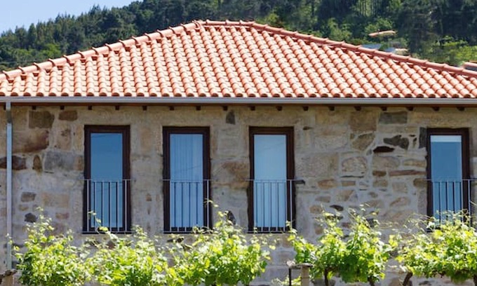 Riba de Mouro Maison | Homerez - Spacious house for 2 ppl. with terrace at Riba de Mouro